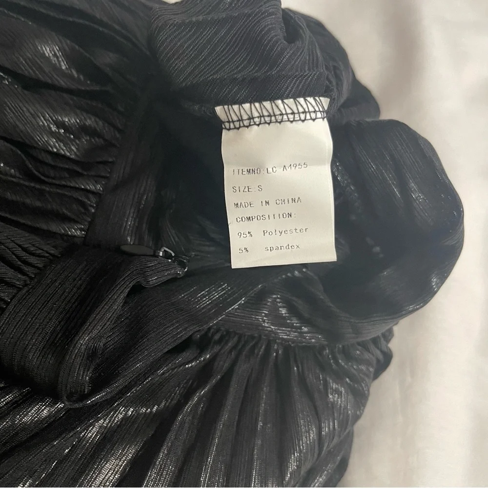 Metallic black pleated evening maxi skirt with high side slit - Picture 9 of 9